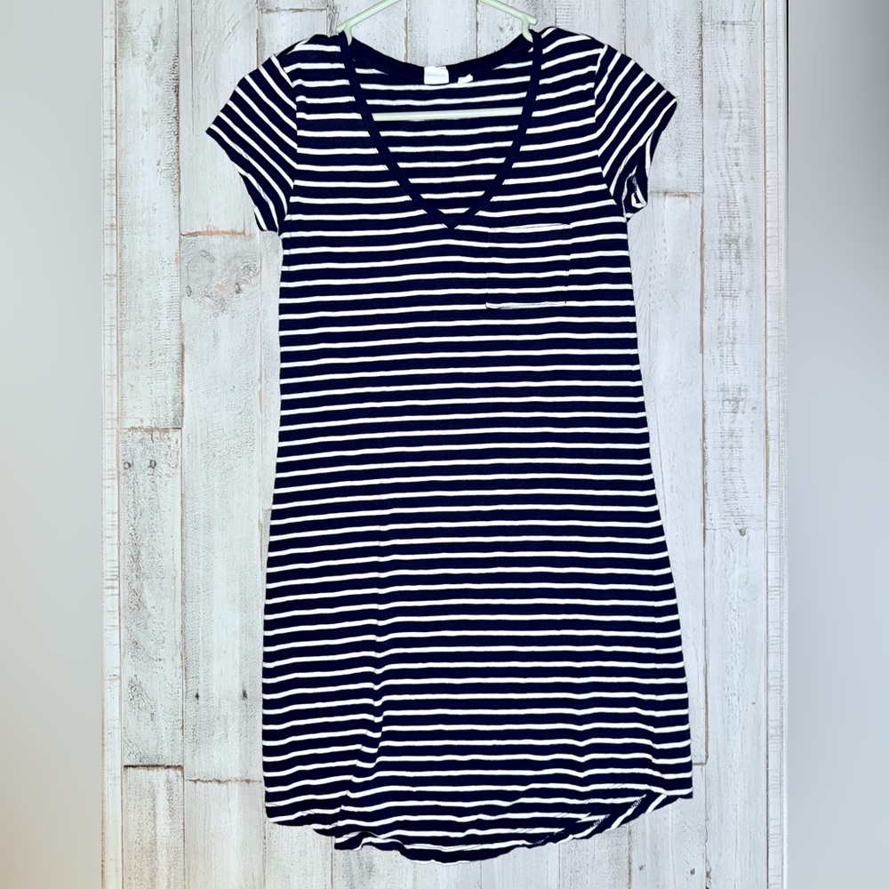 Gap T-Shirt Dress women’s size XXS navy blue and white striped v neck EUC